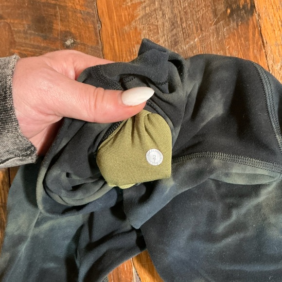 Lululemon High Rise Diamond Tie-Dye Black Green Leggings Women’s Size 2 - Picture 5 of 8